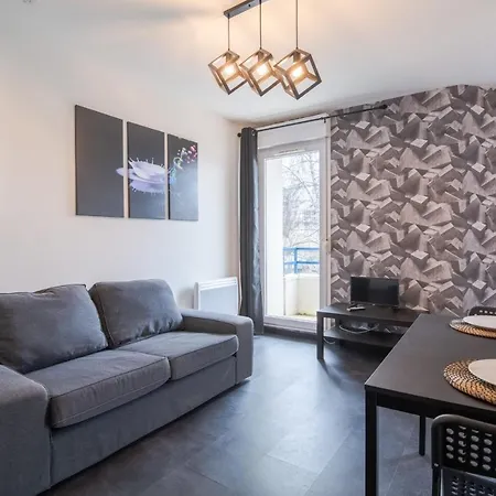Recent Studio Less Than 10 Min Walk From The Center Of Apartment Tours